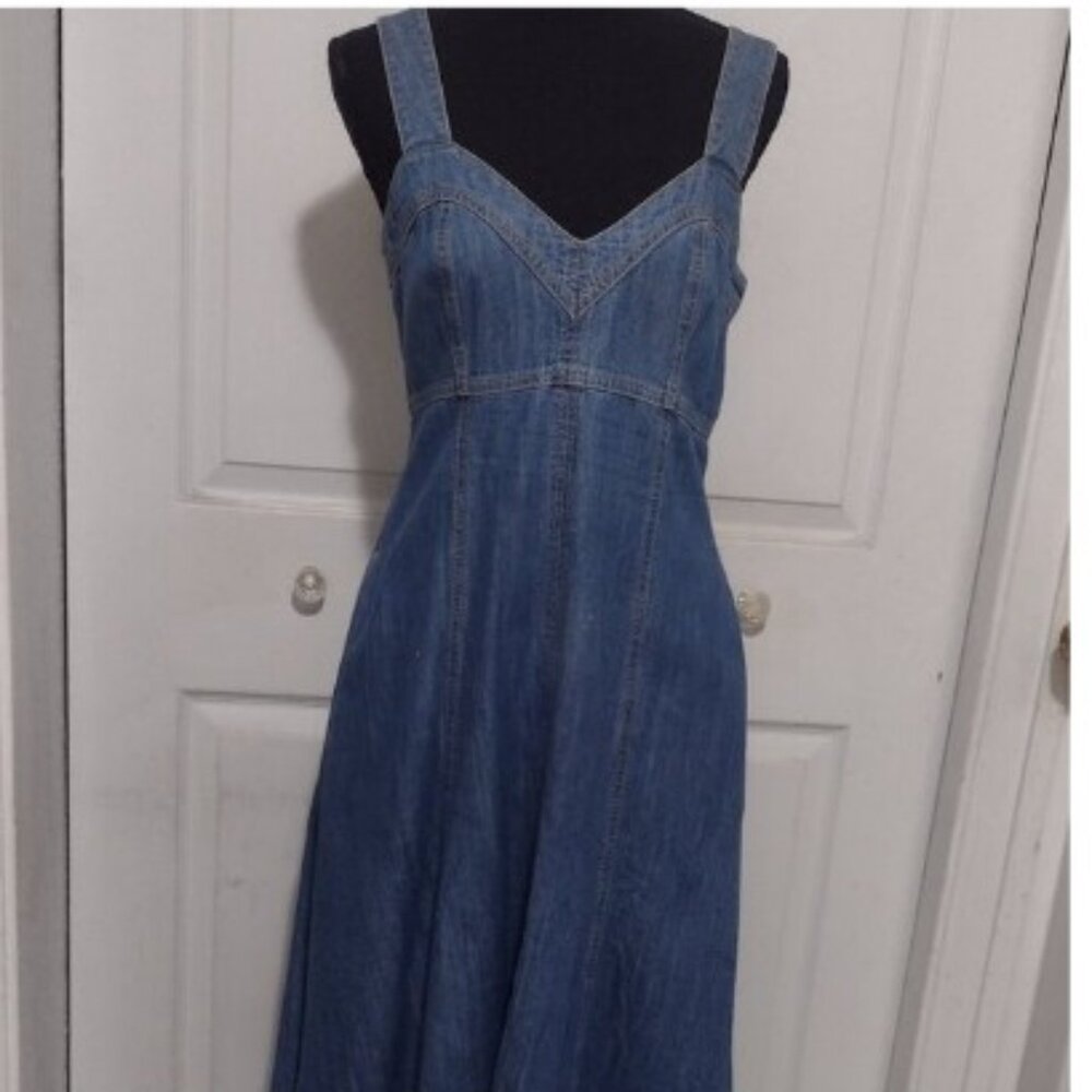 On 34th midi sweet heart neck jean dress with pockets. Size S - Picture 3 of 5
